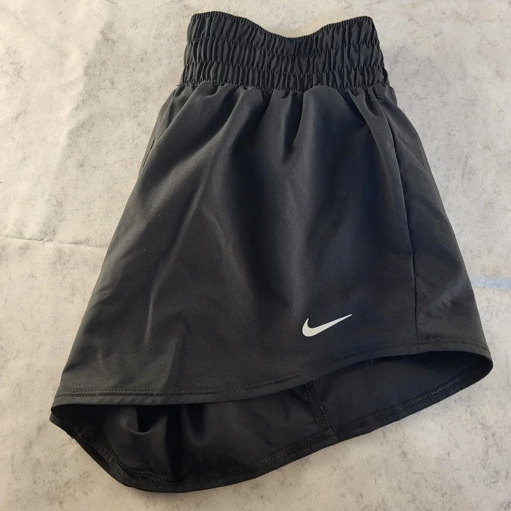 Nike Dri Fit Womens Small Black Lined Briefed Athletic Shorts
